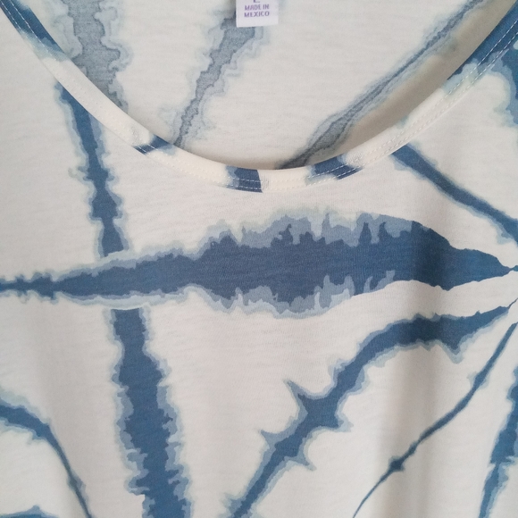 LuLaRoe Classic T - Picture 2 of 2